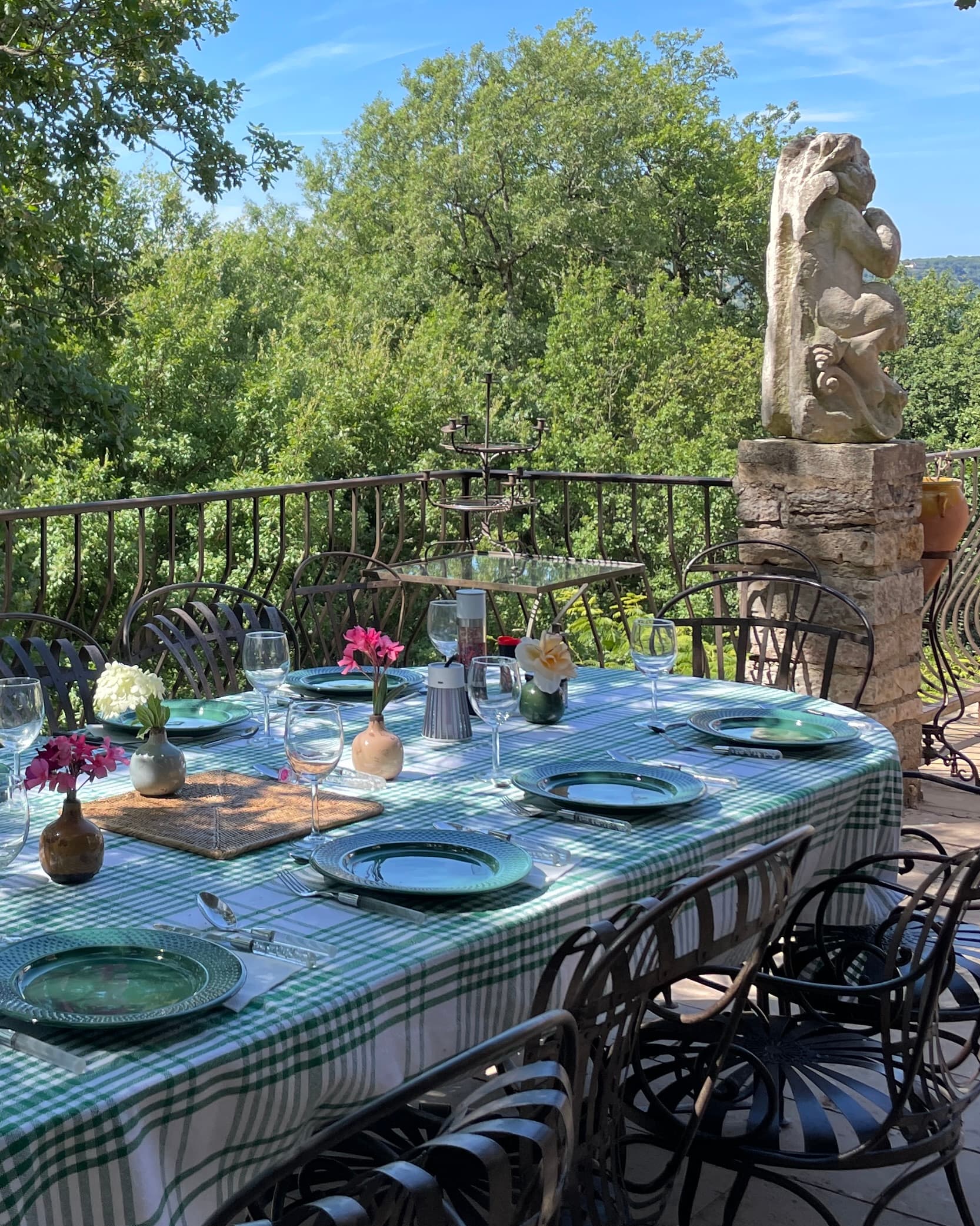 Coin lumineux avec console et photo encadrée
