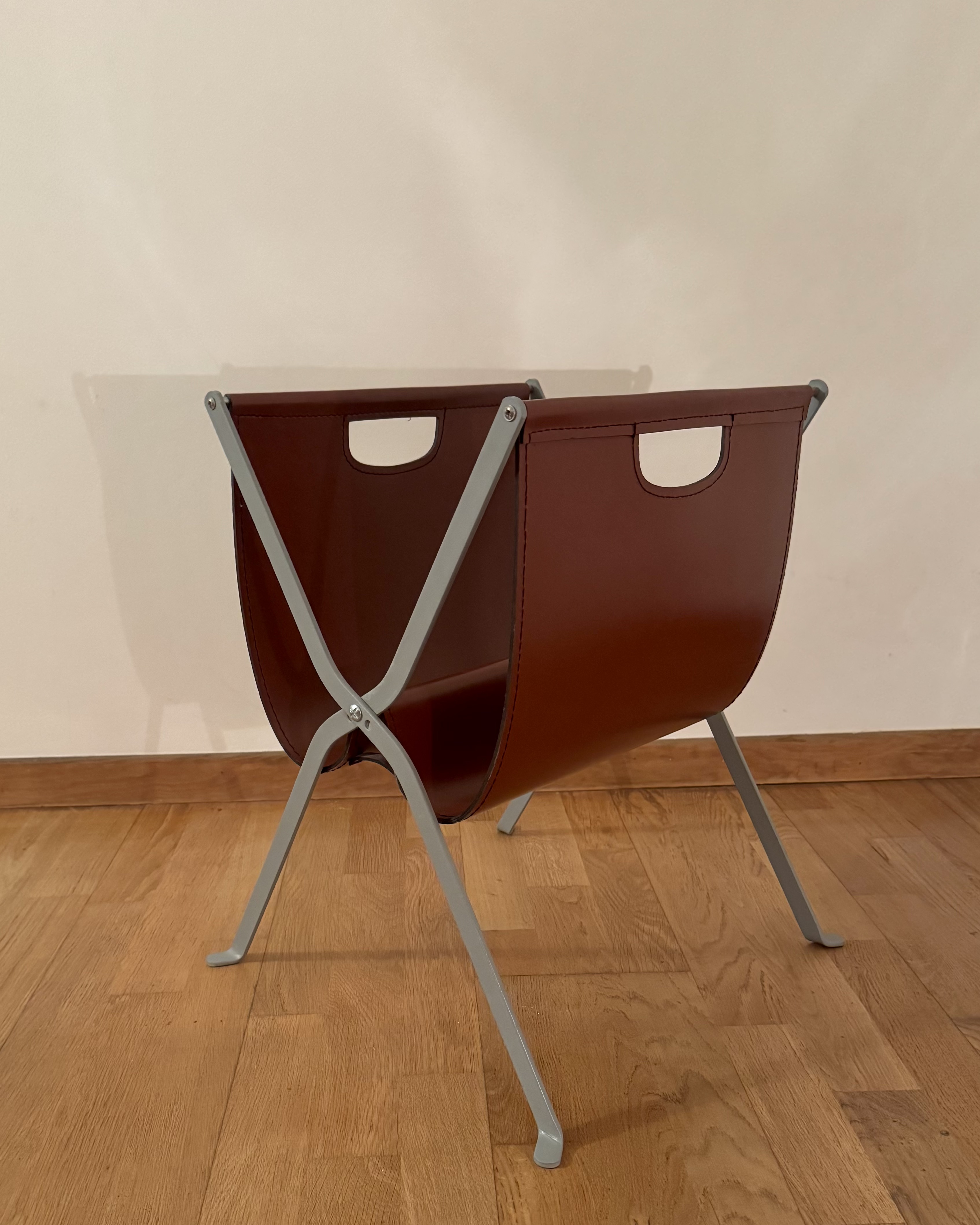 Porte-revues en cuir 