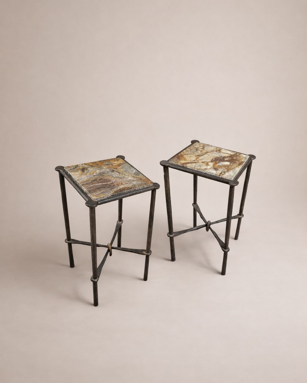 Sellettes en fer forgé et marbre