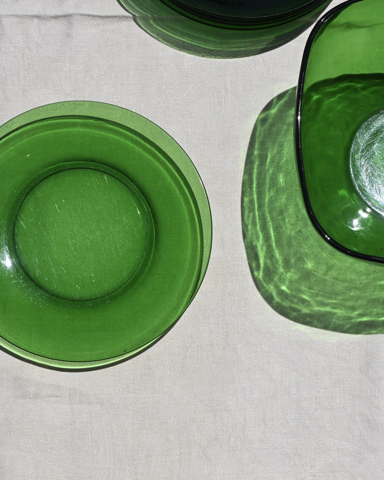 Service 18 pièces en verre vert