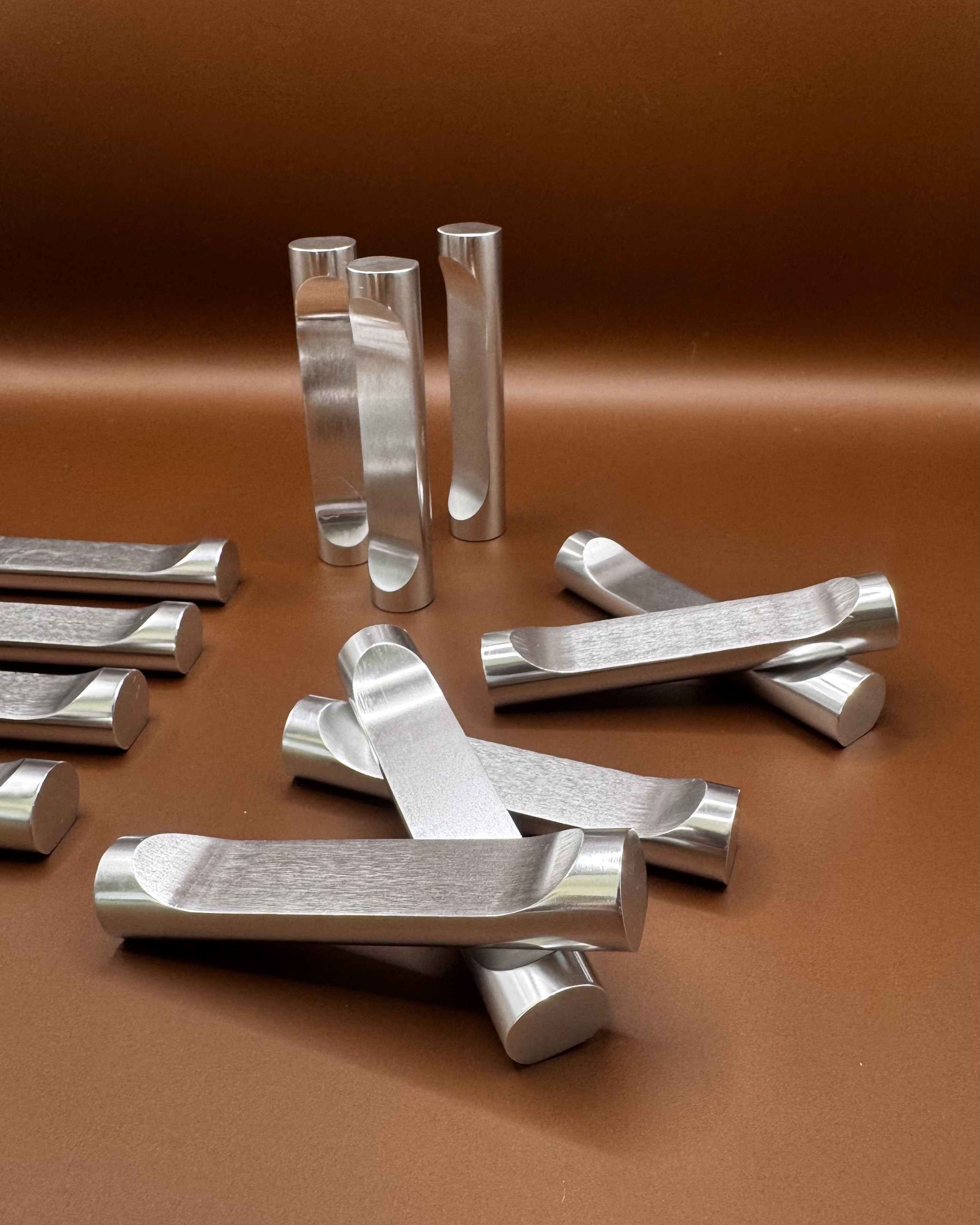 Porte-couteaux en aluminium brossé

